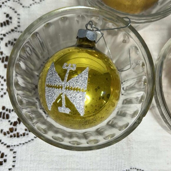 MCM Shiny Brite gold & glitter ornaments - Picture 5 of 10